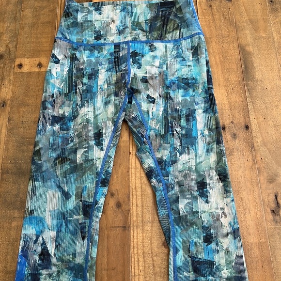 Lululemon Wunder Under high rise crop - Picture 3 of 5